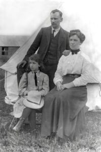 Bill, Margaret & daughter Carroll 1913